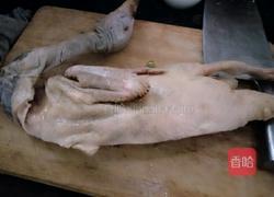 花生闷鸭的做法图解1