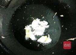 黄瓜炒鸡蛋木耳的做法图解3