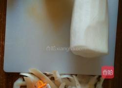 白萝卜大骨头汤的做法图解3