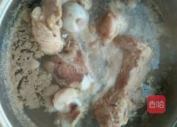 白萝卜大骨头汤的做法图解6