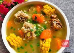 胡萝卜玉米排骨汤的做法图解7