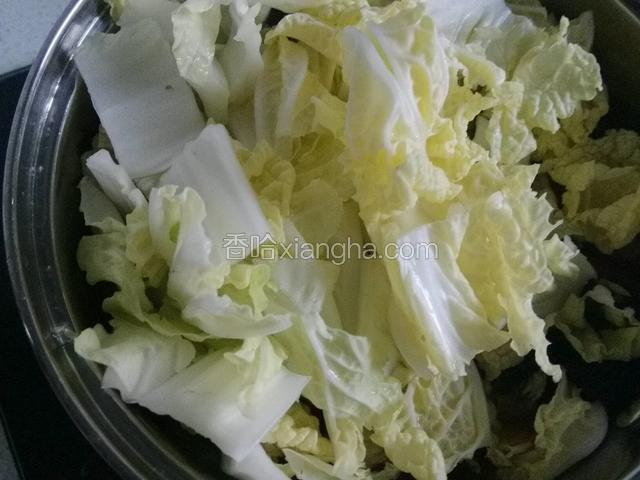 最后加入白菜块儿；