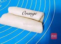 Illustration of how to make scallion bread 5