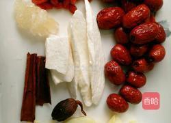 红枣枸杞炖猪脚的做法图解2