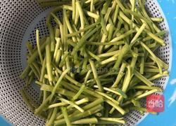 腊味泥蒿的做法图解1
