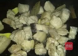 黑木耳焖五花肉的做法图解4