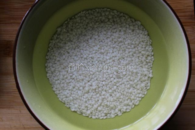 糯米冷水泡三个小时