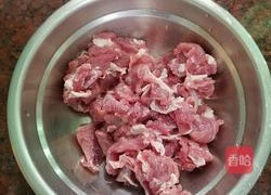 肉片炒莴苣的做法图解2