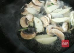 韭菜炒鸭血鹌鹑蛋的做法图解9