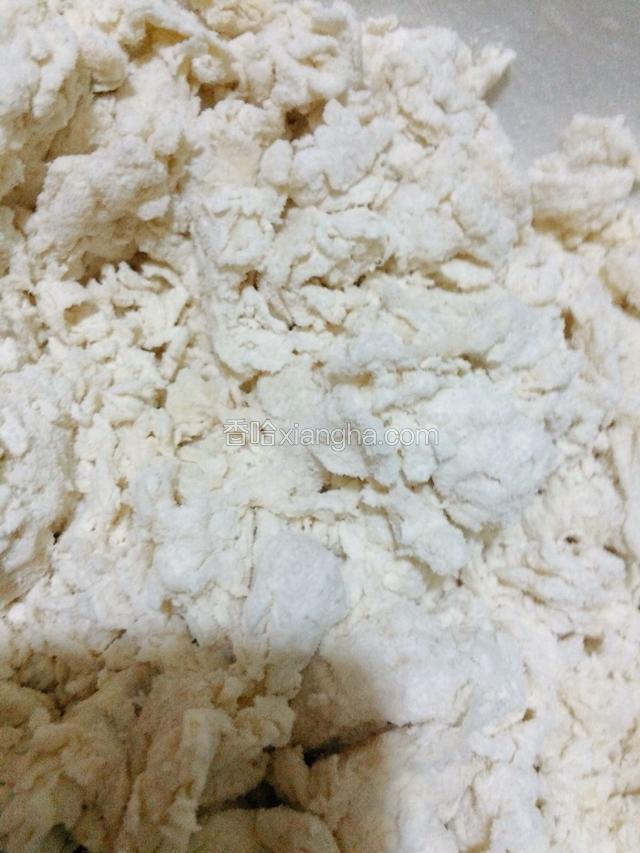 疙瘩汤面，如图，这个简单，干面粉加水用筷子搅拌成絮状就可以了！开水下锅，不断搅拌，加调料和菜就可以了