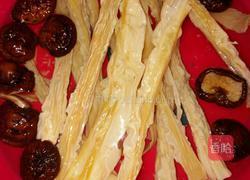 白菜炒杂的做法图解1