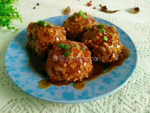浇上芡汁，撒上葱花，美美的次喽。