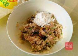 猪肉大丸子的做法图解5