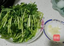 清炒蒜蓉茼蒿的做法图解2