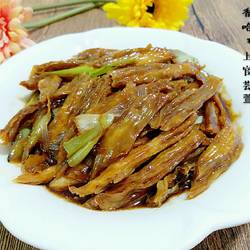 大葱烧腐竹的做法[图]