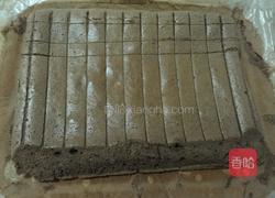 可可脚印蛋糕卷的做法图解16