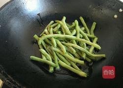 蒜香龙须豆角的做法图解3