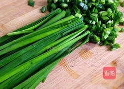 虾皮韭菜卷饼的做法图解2