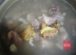 猪肘子炖藕的做法图解3