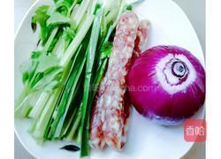 腊肠炒饭的做法图解1