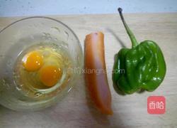 香肠辣椒炒鸡蛋的做法图解1