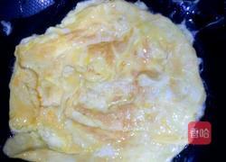 香肠辣椒炒鸡蛋的做法图解4