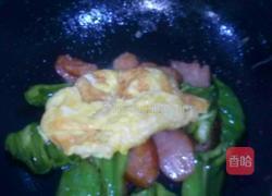 香肠辣椒炒鸡蛋的做法图解7