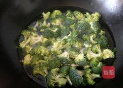 蒜香西兰花的做法图解3