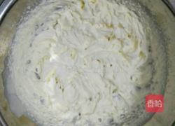 火龙果奶油蛋糕卷的做法图解12