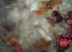 枸杞桃胶银耳羹的做法图解7