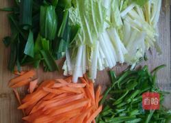 肉丝炒时蔬的做法图解1