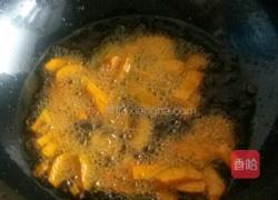 蛋黄焗南瓜的做法图解9