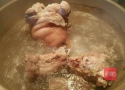 扒肘子的做法图解2