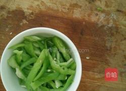 青椒土豆胡萝卜丝的做法图解5