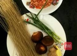香菇肉丸粉丝汤的做法图解1