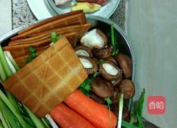 猪肉豆干香菇包子的做法图解3
