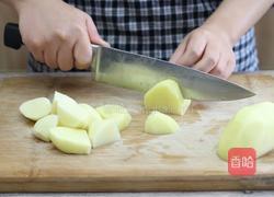 土豆烧鸡腿的做法图解3