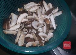 香菇炒鸡蛋的做法图解4