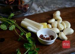 蒜籽烧鳝段的做法图解2