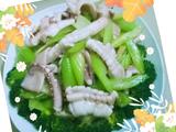 鱿鱼炒西芹的做法[图]
