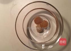 丝瓜鱼头汤的做法图解1