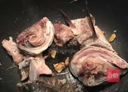 丝瓜鱼头汤的做法图解5