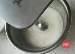 蓝莓戚风蛋糕卷的做法图解6