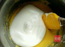 蓝莓戚风蛋糕卷的做法图解8