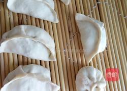 韭菜鸡蛋水煎包的做法图解5