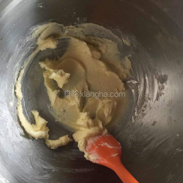 搅拌至黄油变白