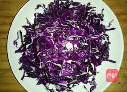 甘蓝莲藕片的做法图解2