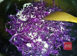 甘蓝莲藕片的做法图解3