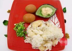 老干妈猪油蛋炒饭的做法图解1