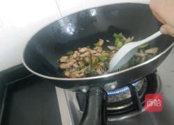 青椒炒香菇的做法图解12